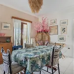 Theodoros Apartamento *