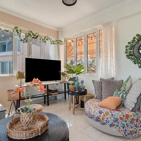 Theodoros Διαμέρισμα *