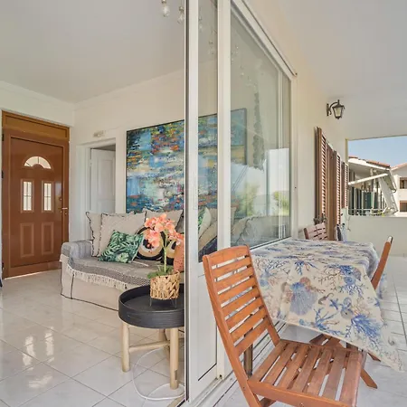 Apartment Theodoros *